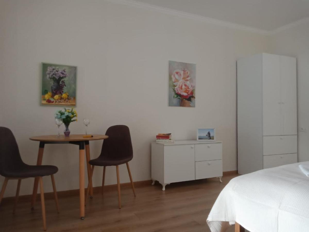 Kacharava Apartments Tbilisi Buitenkant foto